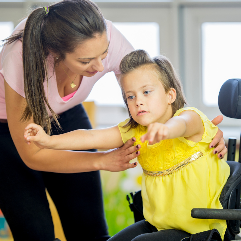 Accompagnement bienveillant d'un enfant en situation de handicap à domicile
